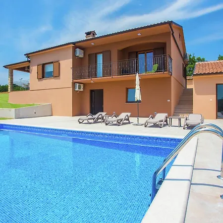 Tranquil In Pazin With Swimming Pool Cerovlje