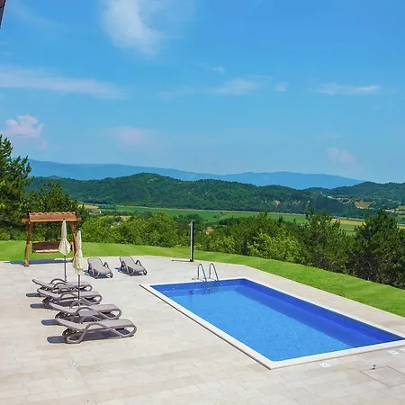 Vila Tranquil In Pazin With Swimming Pool