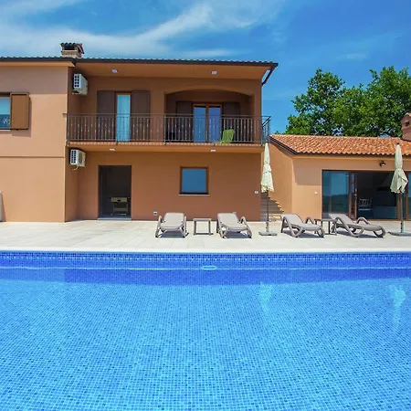 Vila Tranquil In Pazin With Swimming Pool Cerovlje