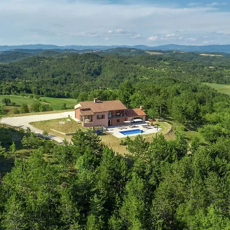 Tranquil In Pazin With Swimming Pool Vila